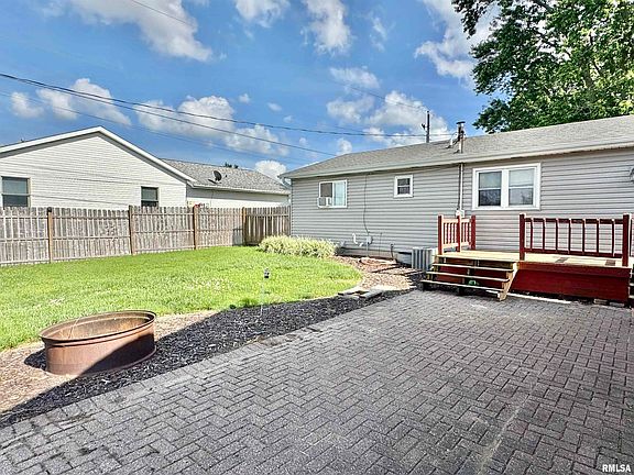 5th image of 1865 Bluebird Dr