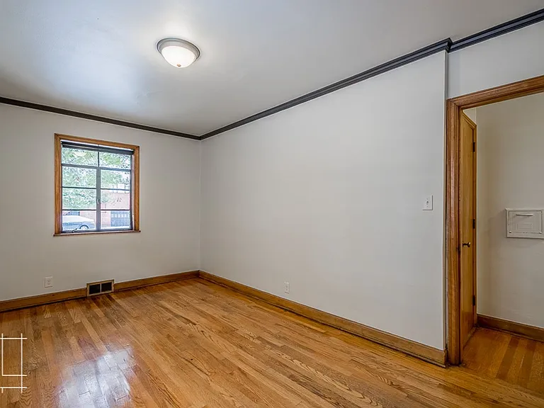 1374 E. Broad St. — Photo 44