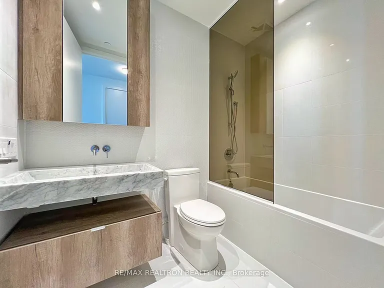 11 Yorkville Ave #6101 — Photo 4