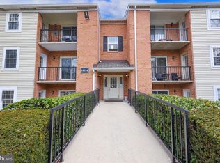18334 Streamside Dr APT 201, Gaithersburg, MD 20879