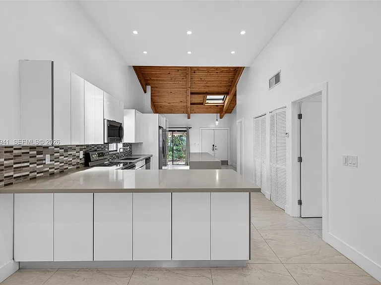 2619 S Parkview Dr — Photo 24