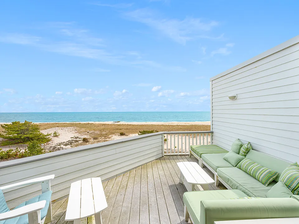 265 Dune Rd #68