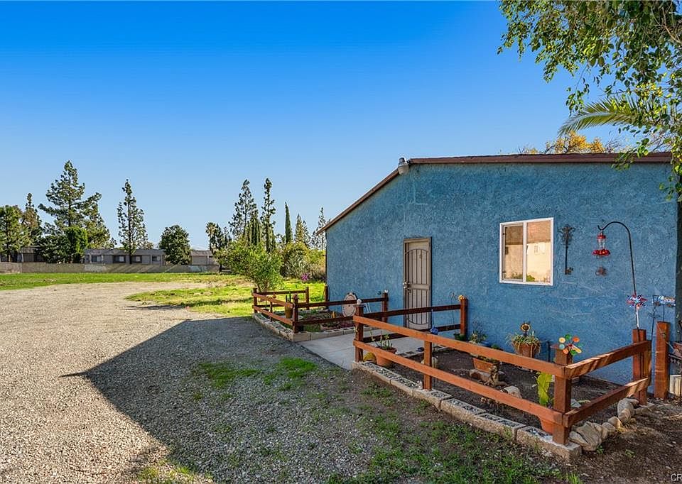8447 #C Palmetto Ave., Fontana
Front View of the House
