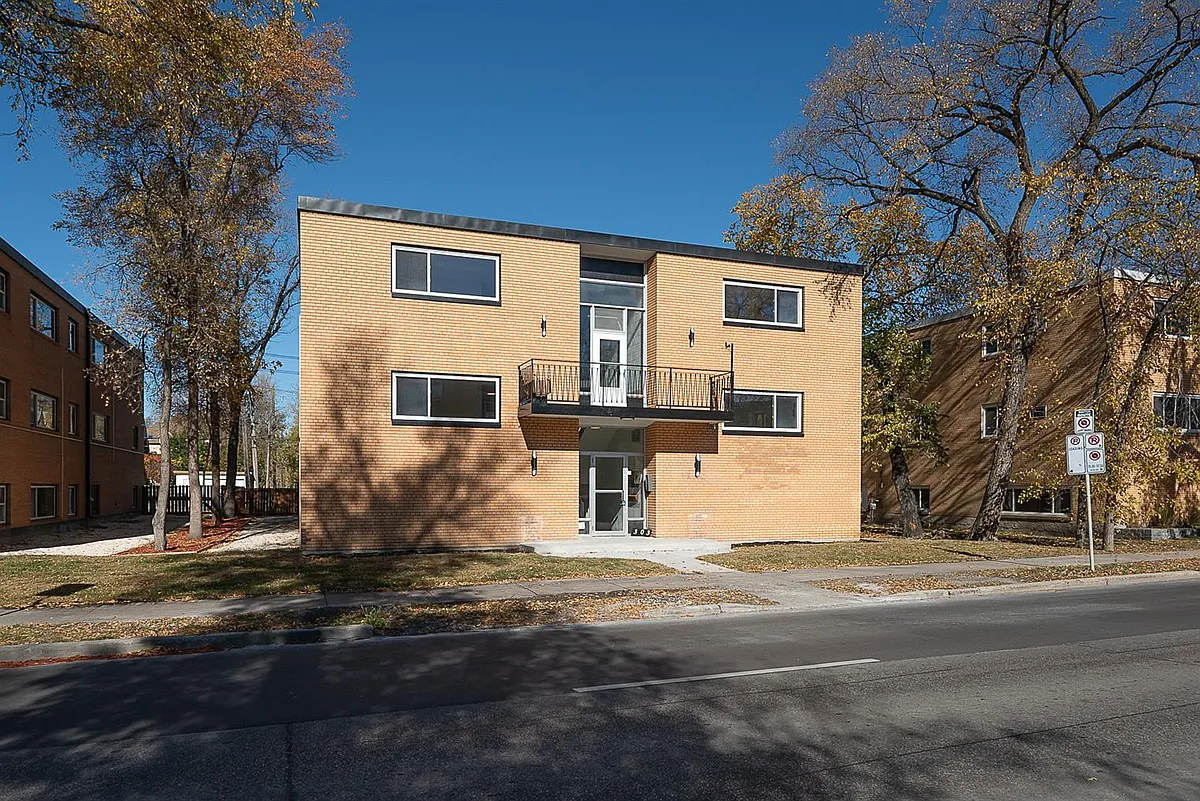 Building Photo - 303 Stradbrook Ave #3