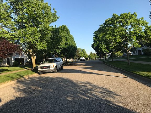 4th image of 270 Camelback Dr
