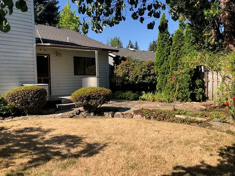 1325 Elser Dr SE — Photo 9