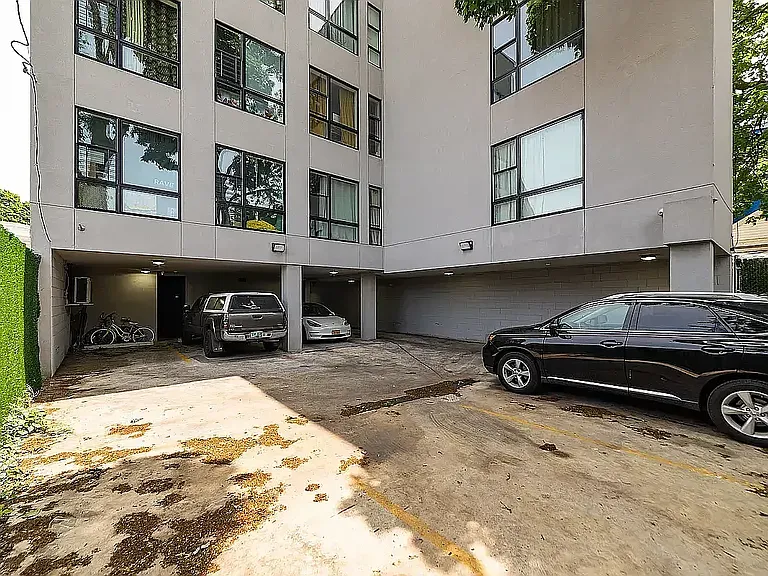 228 E 32nd St #4B — Photo 11