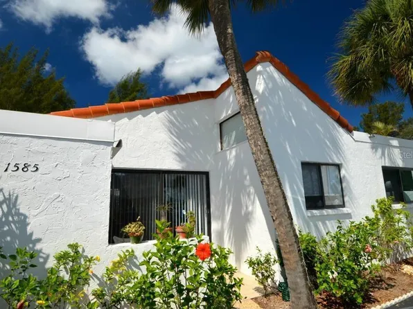 1585 Tarpon Center Dr APT 5, Venice, FL 34285