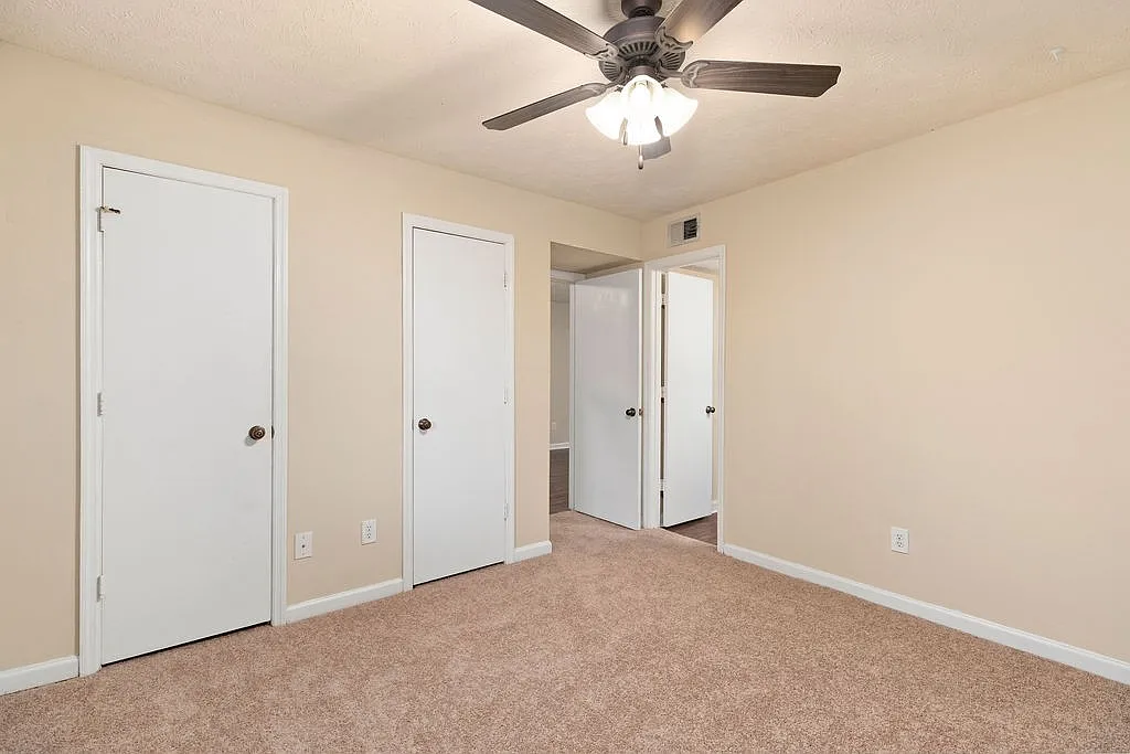 159 Burton St — Photo 3