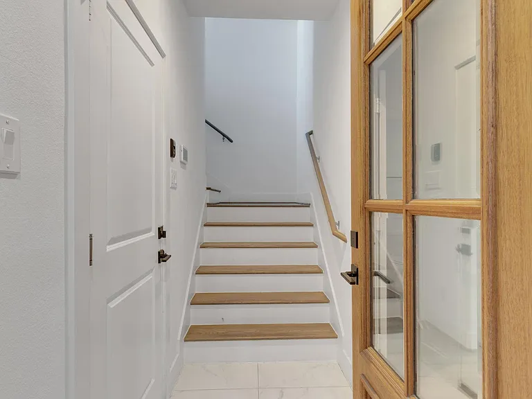 1526 Chestnut St — Photo 4