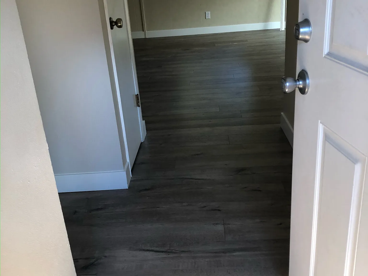 2 bed, 1000 sqft, $1,975 — Photo 3