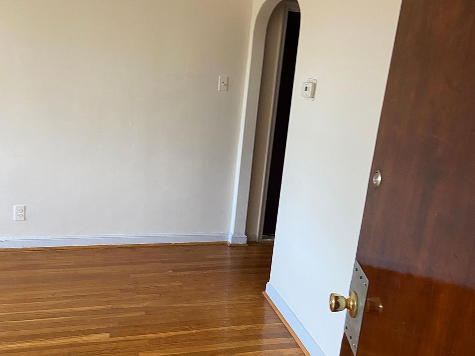 1st image of 6928 Oakland St #2F