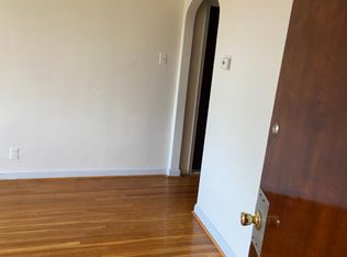 6928 Oakland St #2F, Philadelphia, PA 19149