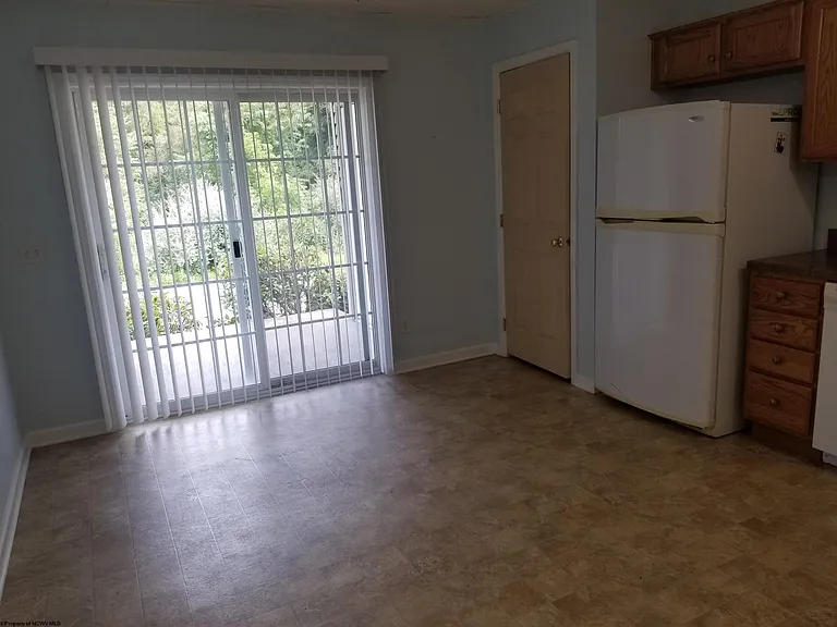 136 Barrington Ct — Photo 11