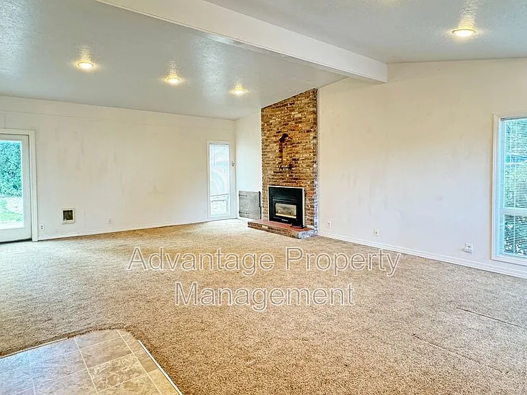 4010 SW Western Blvd — Photo 10