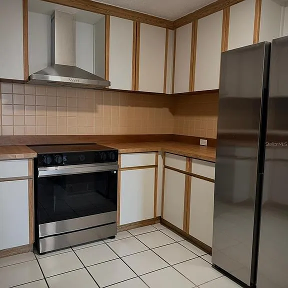 702 Pisos Ave — Photo 14