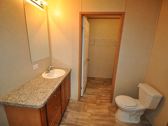 5th image of 415 Forest Blvd