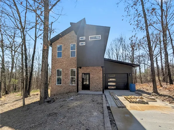 4 Hart Ln, Bella Vista, AR 72714