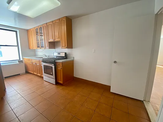 Rented by MQ Realty LLC | media 7