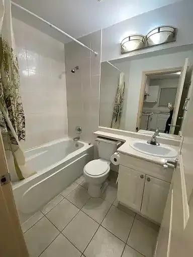 2 bed, 1.0 bath, 500 sqft, $1,800 — Photo 4
