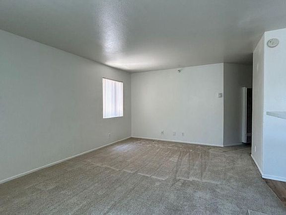 4th image of 13016 Roselle Ave #2