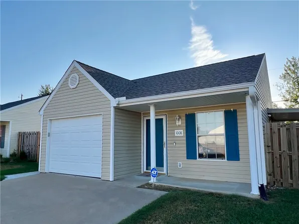 1008 S 25th Pl, Rogers, AR 72758
