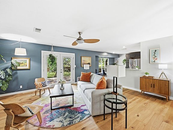 3rd image of 2207 Balboa Rd