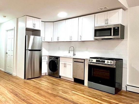 3rd image of 244 Mac Dougal St #4