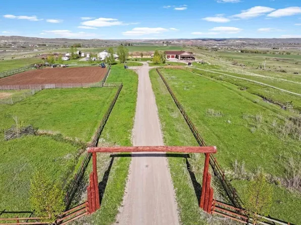 830 Longview Ln, Lander, WY 82520