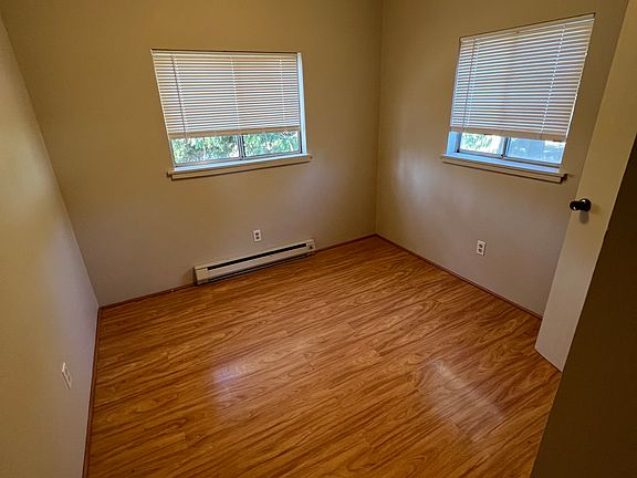5th image of 6116 Dunsmuir Ave