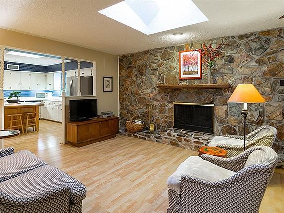 5th image of 3777 Whitehall Dr