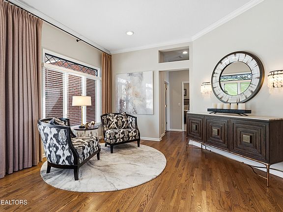 5th image of 323 Okmulgee Cir