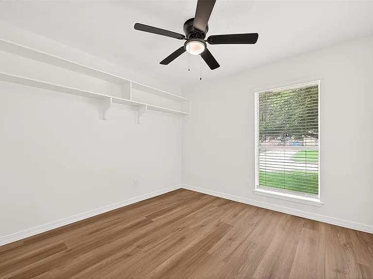 2334 Autumn Springs Ln — Photo 28