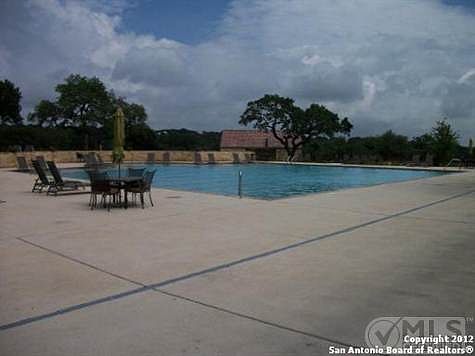 4th image of 1340 Bordeaux Ln