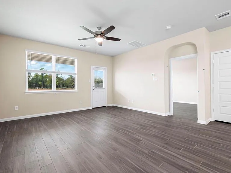 23547 Montague Dr — Photo 4