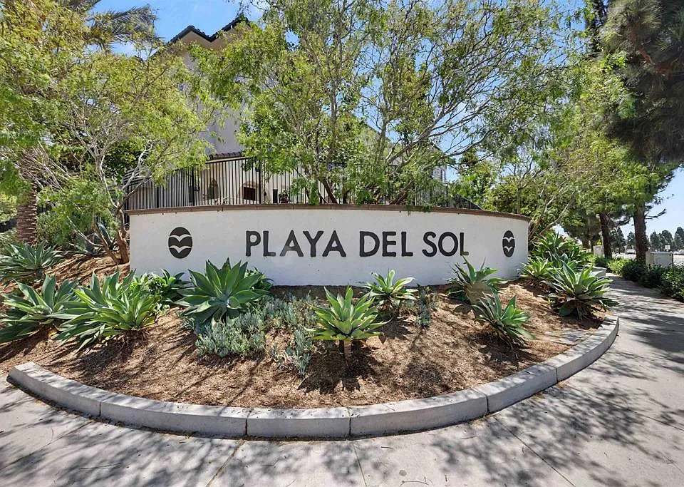 1320 Calle Sandcliff #42