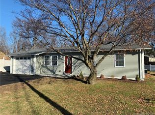 66 Bear Paw Rd, Bridgeport, CT 06606