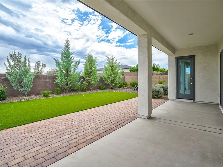 6881 Claret Dr — Photo 22