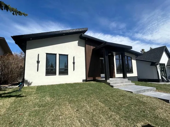 5616 S Lodge Cres SW, Calgary, AB T3E 5Y7