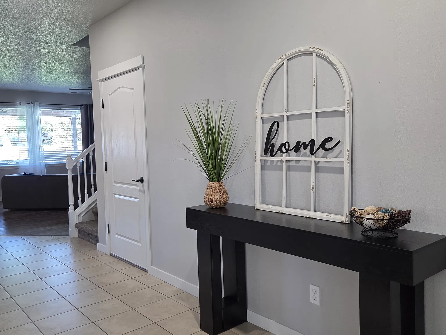 5 bed, 3139 sqft, $3,350 — Photo 1