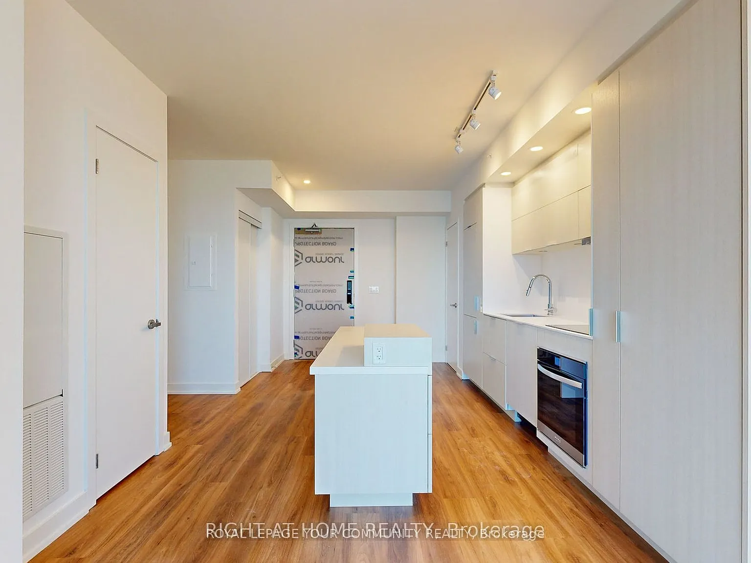 1 bed, $2,350 — Photo 4