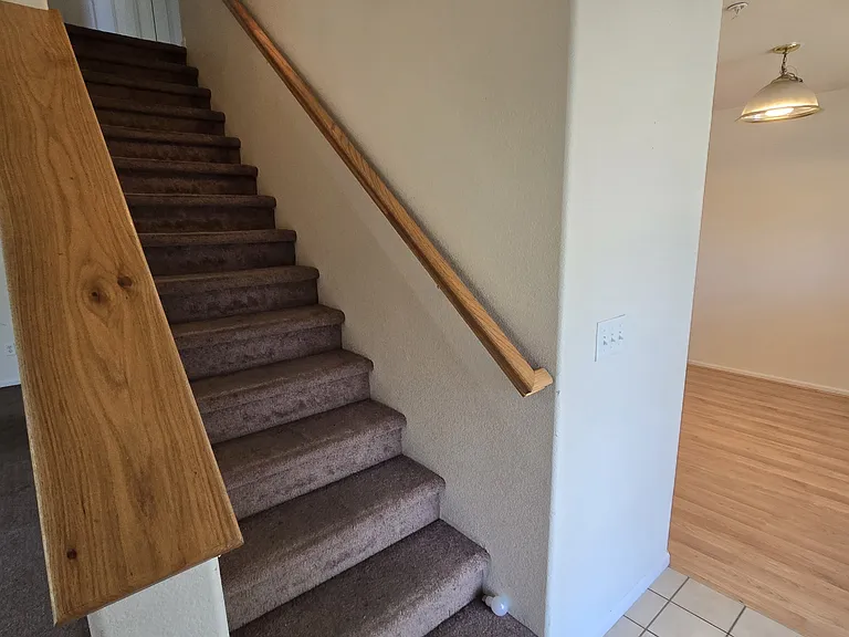 2702 Rigden Pkwy #E2-1 — Photo 2