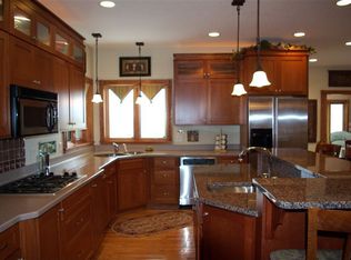 17002 Kings Fairway Ln, Grand Blanc, MI