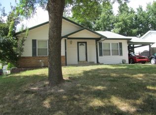 1413 Saint Gregory Ln, Saint Charles, MO