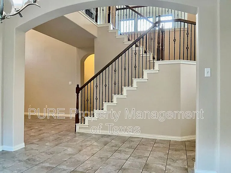 1932 Kempwood Loop — Photo 17