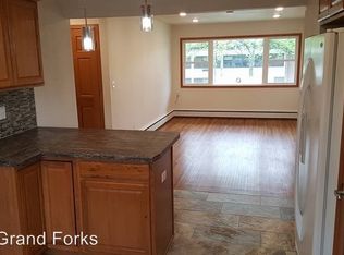 1111 13th Ave S APT 3, Grand Forks, ND 58201