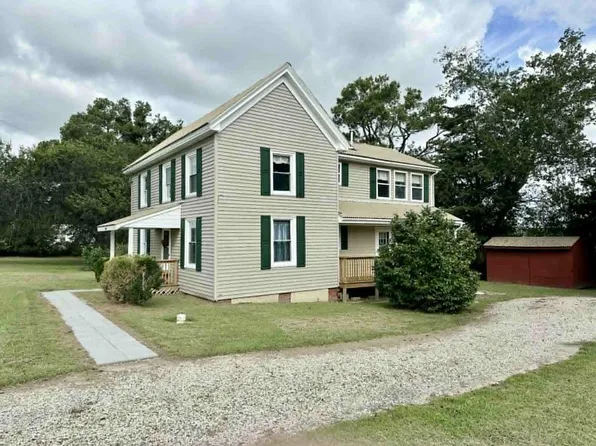 9107 Birdsnest Dr, Birdsnest, VA 23307