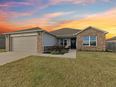 1933 W Antler Way, Mustang, OK, 73064