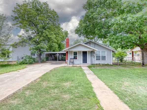 306 MYRTLE ST, Uvalde, TX 78801