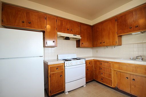 4th image of 1629 W 84th St APT 4
